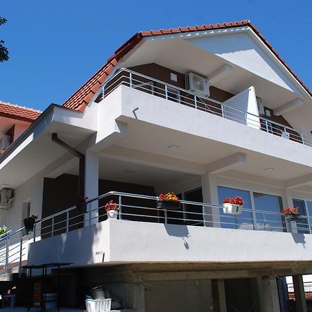 Madzar Apartments Dojran Exterior photo