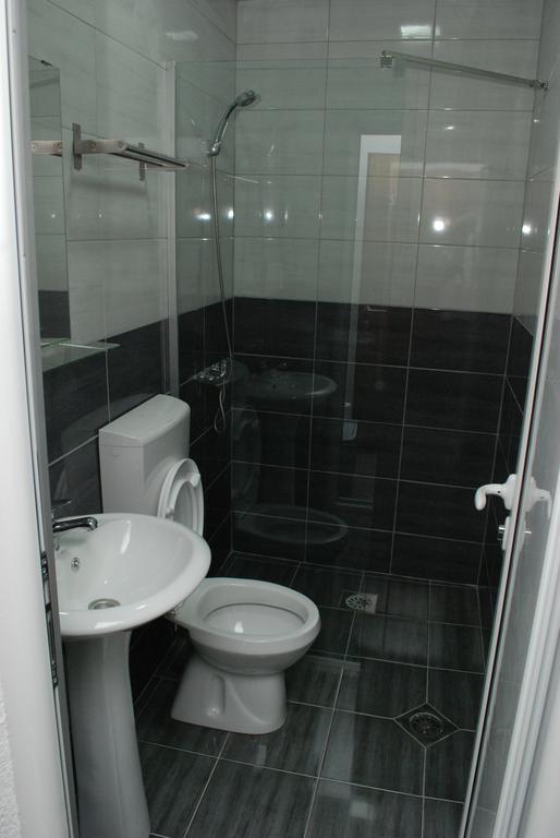 Madzar Apartments Dojran Exterior photo